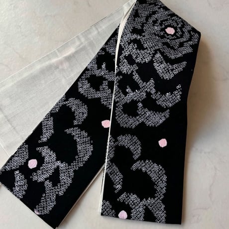 【半幅帯】黒色×白色　抽象文　手絞り半幅帯　240821⑯