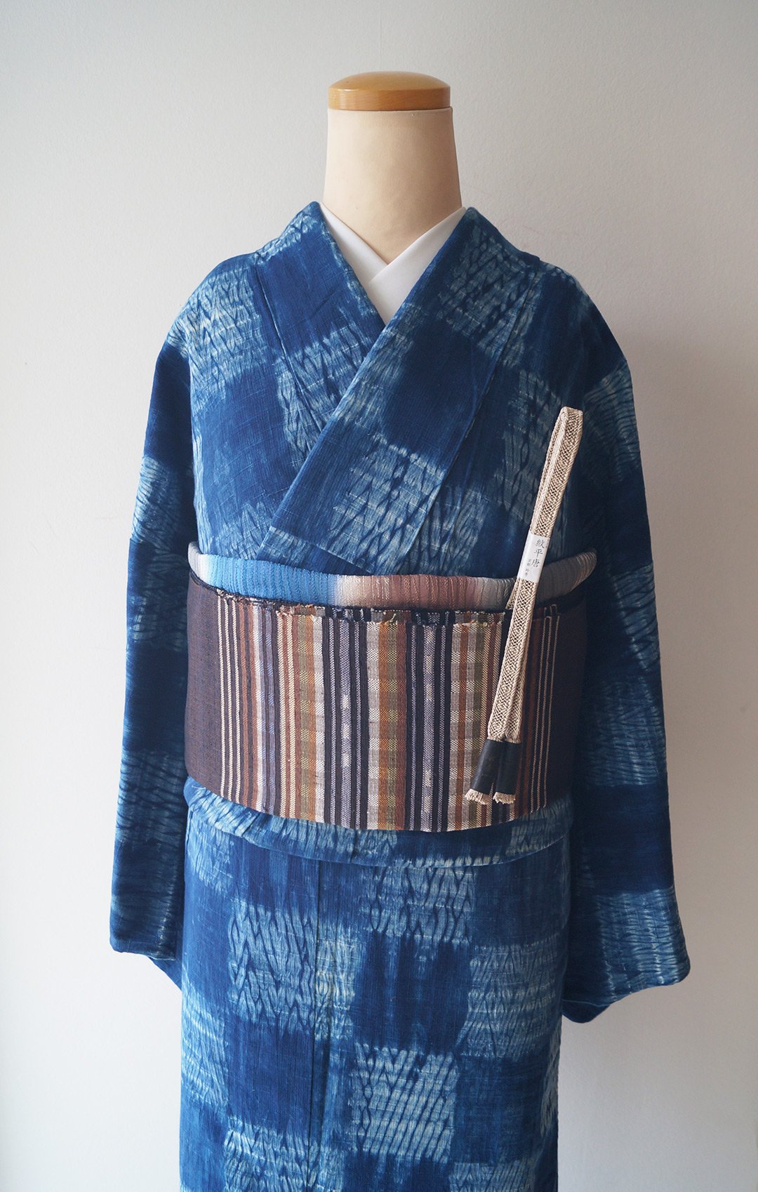 単衣 紬 型染 藍色の松と梅模様 KK-1713 単衣 紬 型染 藍色の松と梅模様 KK-1713
