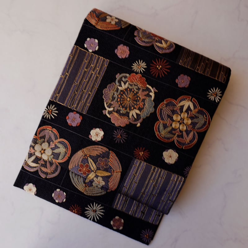 ふくろ帯】黒地 松竹梅刺繍文 ふくろ帯 | 大山キモノ・ちぇら ふくろ帯】黒地 松竹梅刺繍文 ふくろ帯 | 大山キモノ・ちぇら