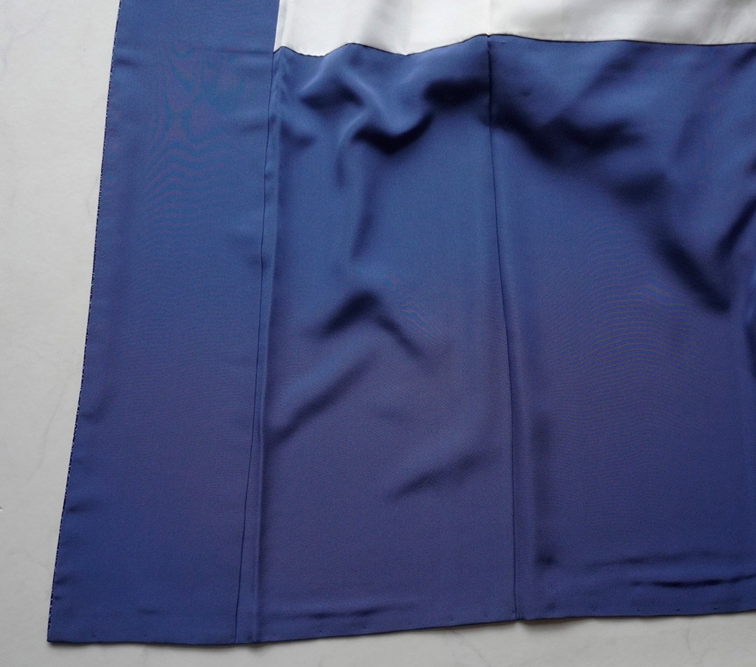 美品 藍染苑 天然泥藍染 刺繍“美しさを求めて”着物 仕付け糸付 小紋 4420 fit=scale-down,w=1200