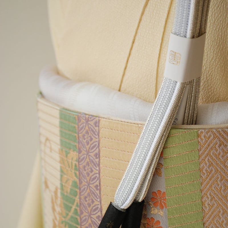 さ*ん様 生紬 付け下げ 正絹 染め分け 上品な花草 枝振 紋なし 着物T-93 正絹着物｜紬/きものと帯の山善小林 公式通販サイト