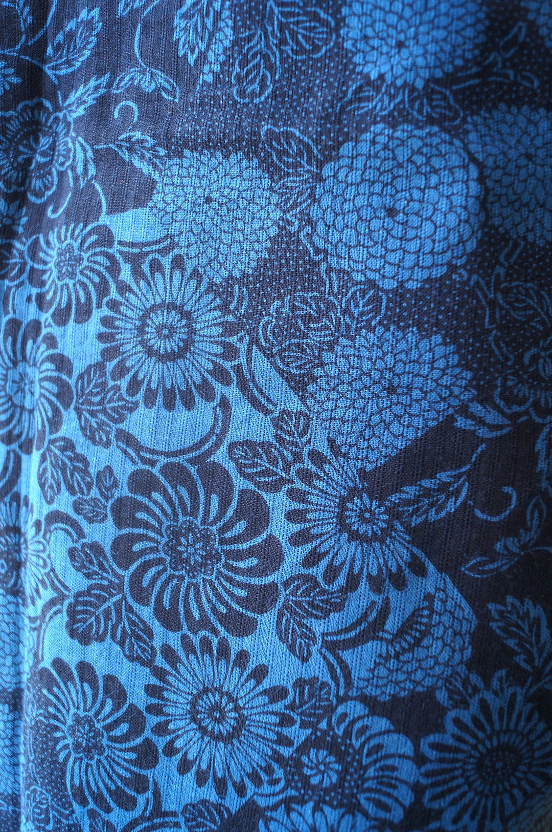 紺の絞り染め　唐草・花模様　浴衣 紺の絞り染め 唐草・花模様 浴衣 10003394.jpg