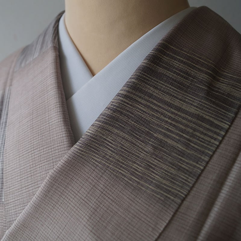 単衣】鳩羽鼠色 汕頭刺繍 本場縞大島紬 附下 証紙あり | 大山 単衣】鳩羽鼠色 汕頭刺繍 本場縞大島紬 附下 証紙あり | 大山