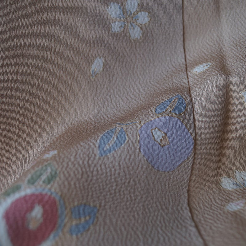 袷】トールサイズ 一斤染色 桜と椿 ちりめん小紋 | 大山キモノ