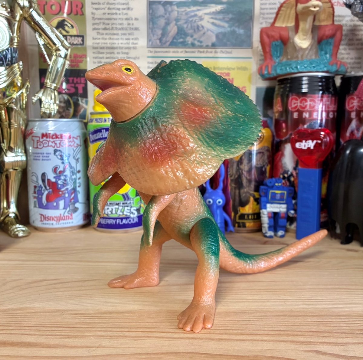 [新品] エリマキトカゲ ソフビ 昭和59年豪州ツアー説明会 販促物 未使用 エリマキトカゲ – 昭和玩具研究+発表