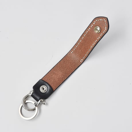 SHELL & STUDS KEYHOLDER