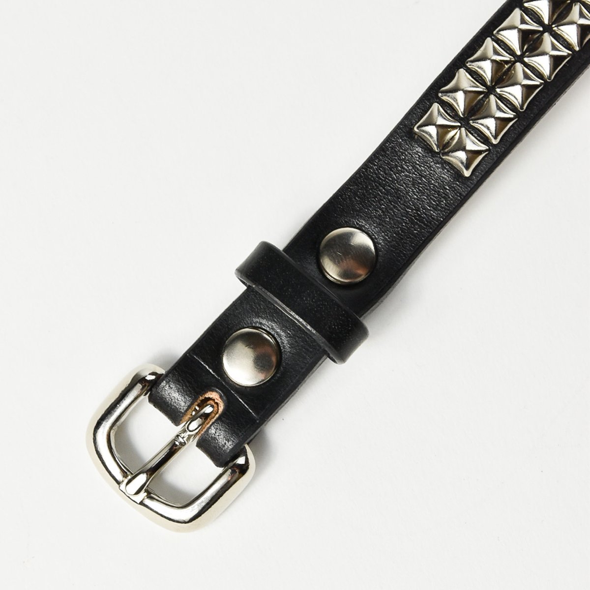 15mm STUDS BRACELET -pyramid- | the wonder lust