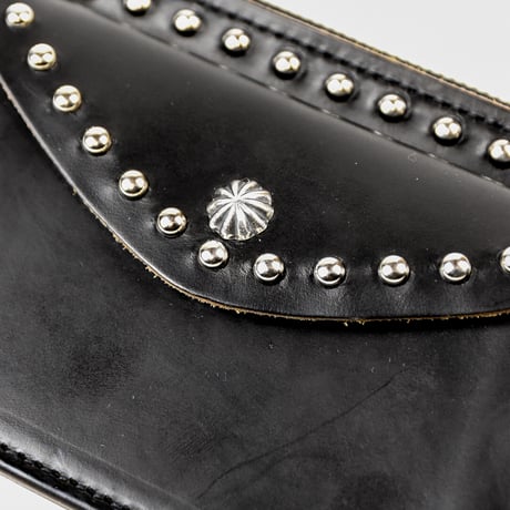 SHELL & STUDS UTILITY POUCH -chrome excel-