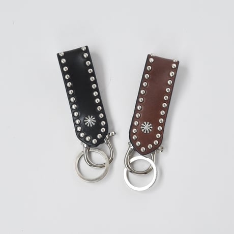 SHELL & STUDS KEYHOLDER