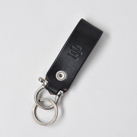 SHELL & STUDS KEYHOLDER