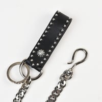 SHELL & STUDS WALLET CHAIN