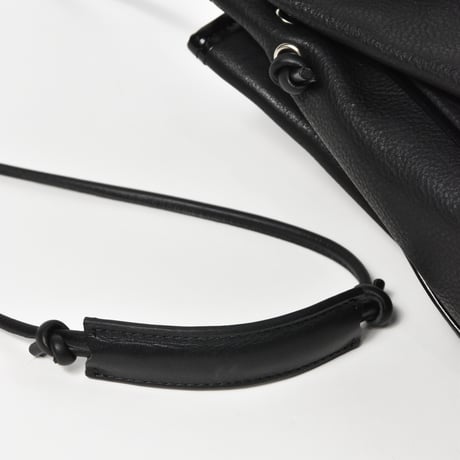 STAR DRAWSTRING BAG  -cow embossed leather-