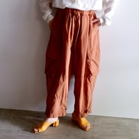 FIRMUM / ナイロン タッサー・ギャザーテーパードミリタリーパンツ / Caramel / XS