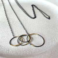 Jona  /  bubbles link long necklace / black