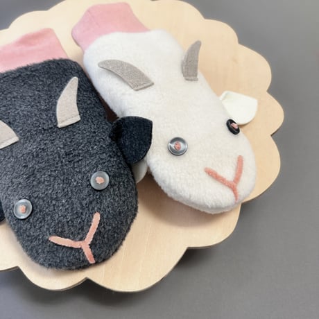 【こども用手袋】白やぎ黒やぎミトン　ピンク