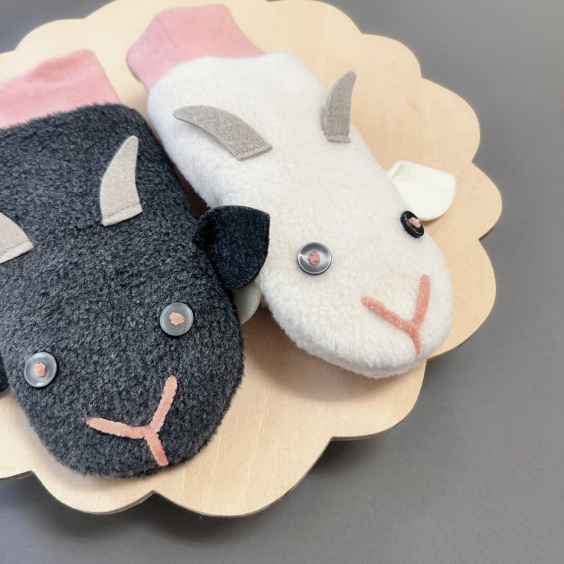 こども用手袋】白やぎ黒やぎミトン ピンク | kubomi [クボミ] 麦わら