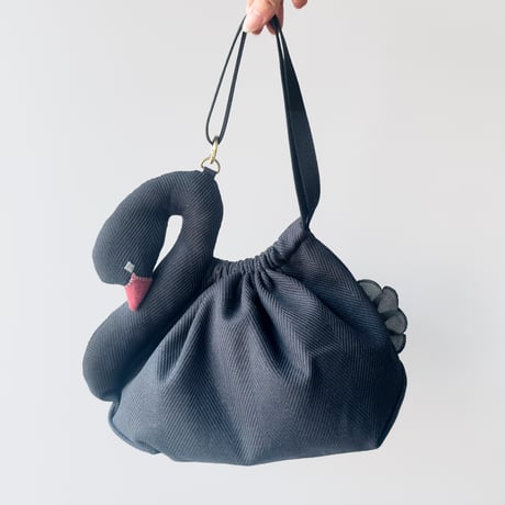 【 スワンポーチ M 】白鳥・黒鳥巾着｜8月末発送