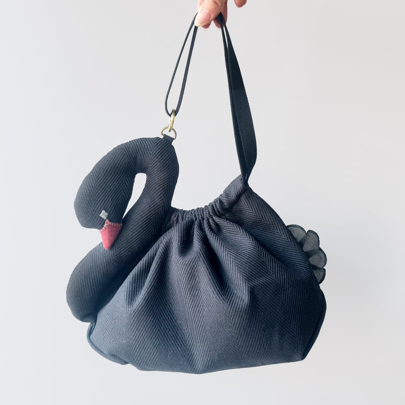 スワンポーチ M 】白鳥・黒鳥巾着｜3月末発送 | kubomi [クボミ