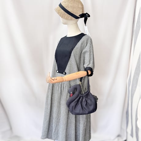 【 スワンポーチ M 】白鳥・黒鳥巾着｜8月末発送
