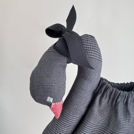 【 スワンポーチ M 】白鳥・黒鳥巾着｜8月末発送