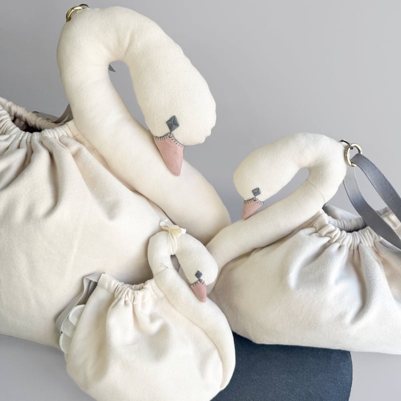 スワンポーチ M 】白鳥・黒鳥巾着｜1月末発送 | kubomi [クボミ