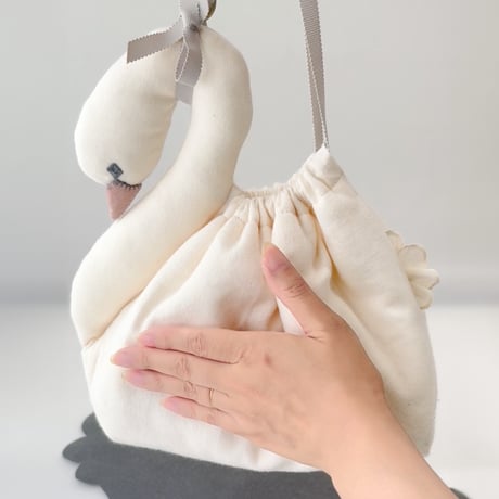 【 スワンポーチ M 】白鳥・黒鳥巾着｜8月末発送
