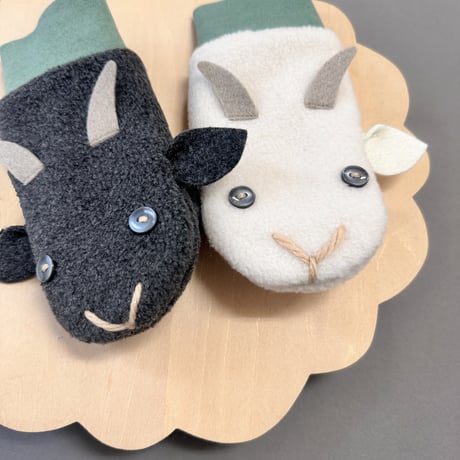 【こども用手袋】白やぎ黒やぎミトン　グリーン