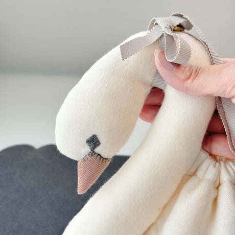 【 スワンポーチ M 】白鳥・黒鳥巾着｜8月末発送