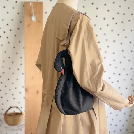 【 スワンバッグ 】白鳥・黒鳥　ショルダーバッグ｜8月末発送