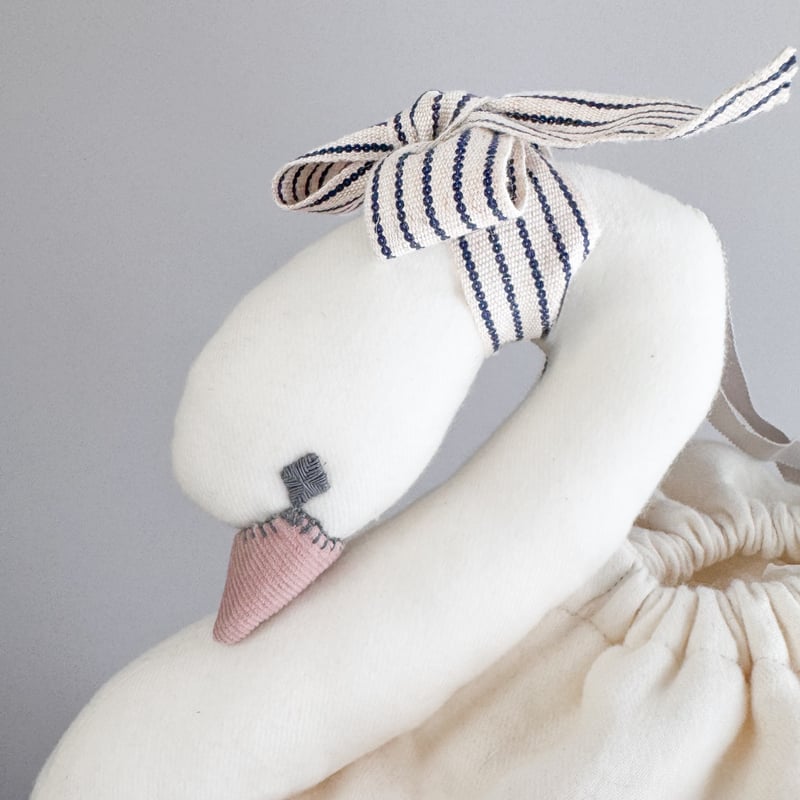 スワンポーチ M 】白鳥・黒鳥巾着｜9月下旬発送 | kubomi
