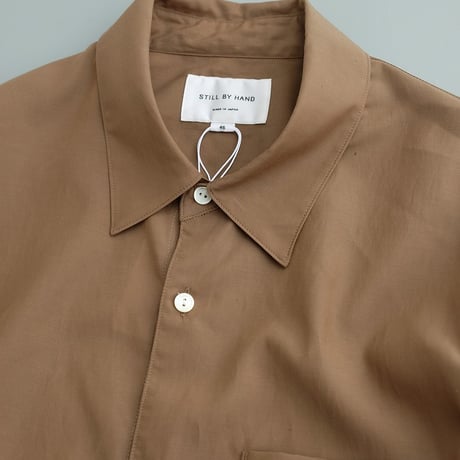 STILL BY HAND(スティルバイハンド)　  Cupro mixed pullover shirt　　　　SH10261　　　　Khaki Brown