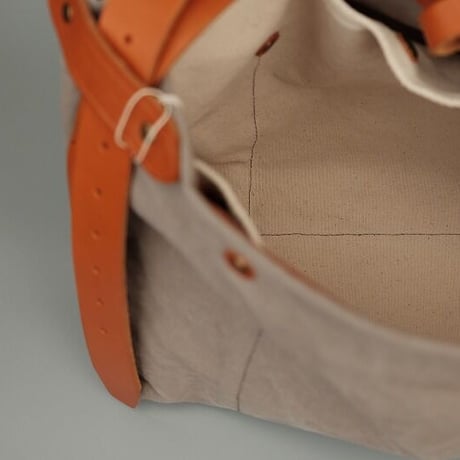 suolo(スオーロ）　NOMAD middle　　　　　　Gray
