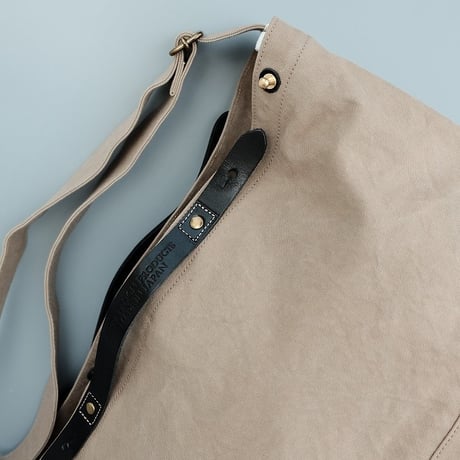 suolo(スオーロ)　　CROP Middle　　Beige