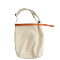 suolo(スオーロ)　　　FEATHER　Middle　　Off White