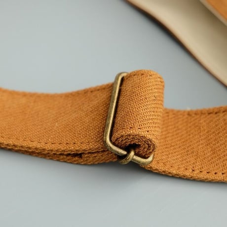 suolo(スオーロ)　　　FEATHER　Middle　　Gold