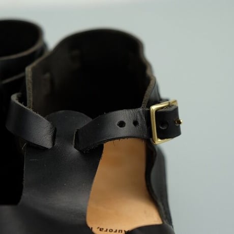 aurora shoes(オーロラシューズ)　　　　T-Strap　　　BLACK