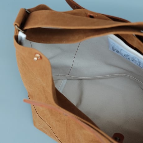 suolo(スオーロ)　　CROP Middle　　gold