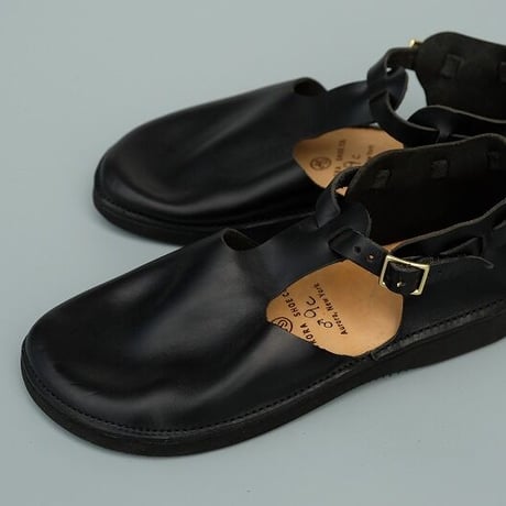 aurora shoes(オーロラシューズ)　　　　T-Strap　　　BLACK