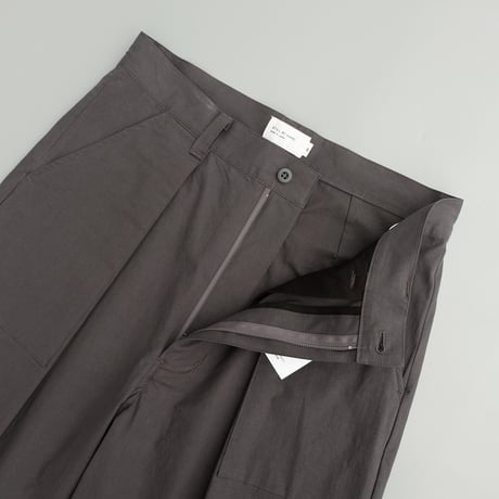 STILL BY HAND(スティルバイハンド)　　  1Tuck Baker Shorts　　　PT05252