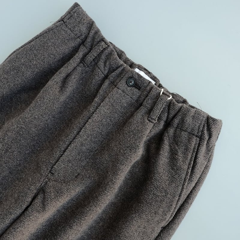 Still by hand スティルバイハンド パンツ　グレー　ゴムウエスト STILL BY HAND」(スティルバイハンド）ナイロンタックパンツ