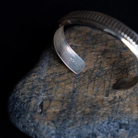 Cippy Crazy Horse 　　　 Chisel Work　Bangle