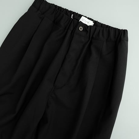 STILL BY HAND(スティルバイハンド)　　　 2 Tuck　Easy　Trousets　　PT1242　　　Black