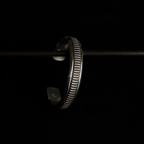 Cippy Crazy Horse 　　　 Chisel Work　Bangle