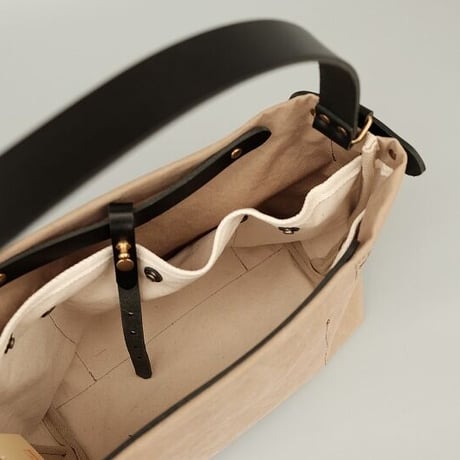 suolo(スオーロ）　NOMAD middle　　　　　　Beige