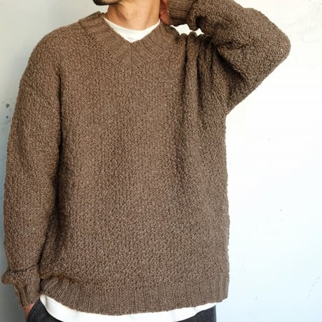 DELICIOUS(デリシャス)　　　  V-Neck　Wool Knit Slub Yarn　　　BROWN