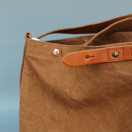 suolo(スオーロ)　　CROP Middle　　gold