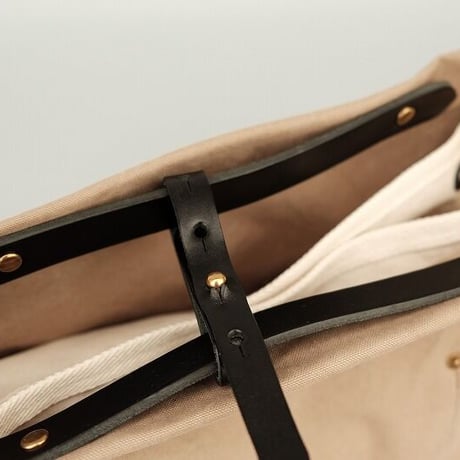 suolo(スオーロ）　NOMAD middle　　　　　　Beige
