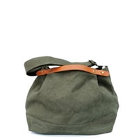 suolo(スオーロ)　　CROP Middle　　Olive