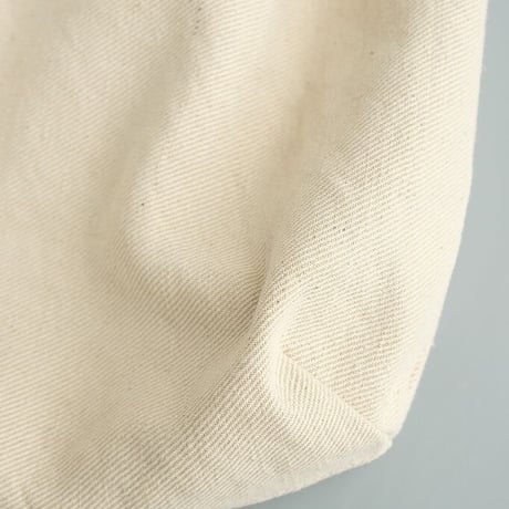 suolo(スオーロ)　　　FEATHER　Middle　　Off White
