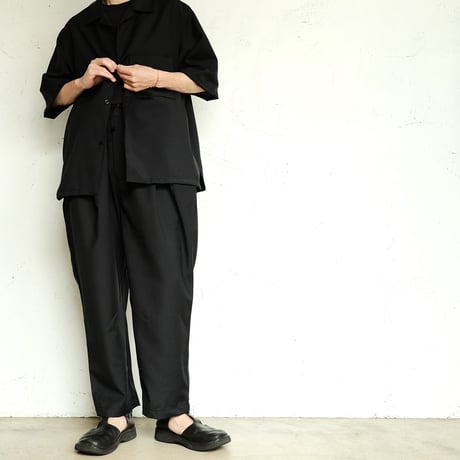 STILL BY HAND(スティルバイハンド)　　　 2 Tuck　Easy　Trousets　　PT1242　　　Black